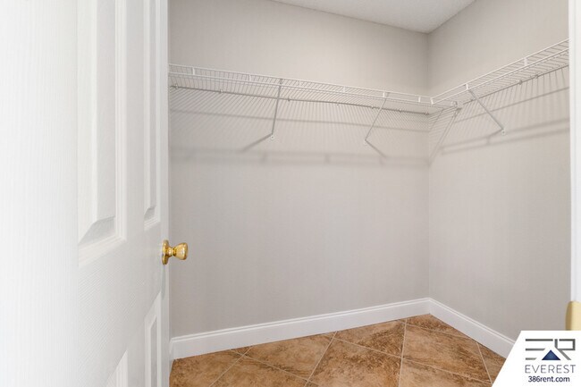 Building Photo - 24 Pittwick Ln