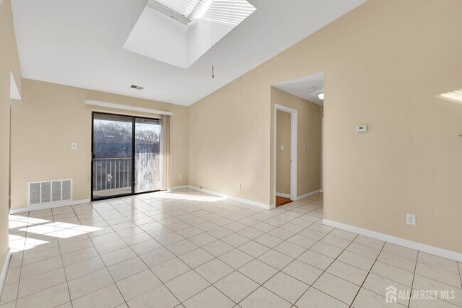 Building Photo - 275 Alpine Way