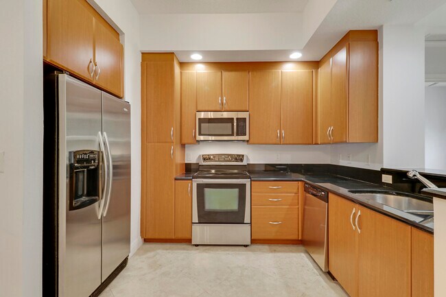 Building Photo - 701 S Olive Ave