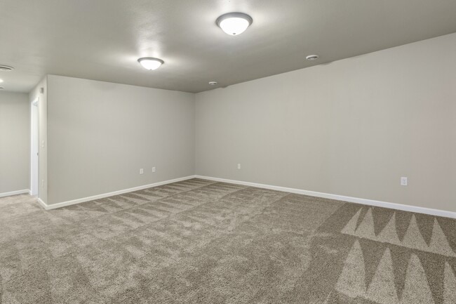 Building Photo - 837 United Dr