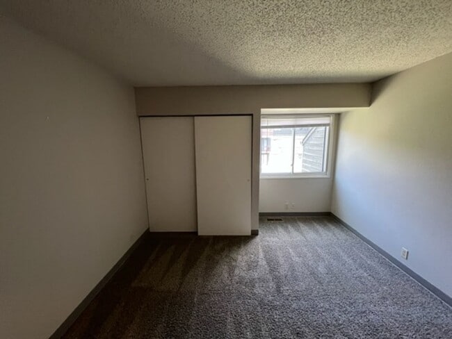 Building Photo - 2569 Irving Ct