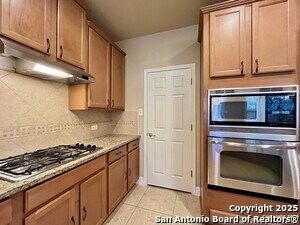 Building Photo - 24311 Canyon Row