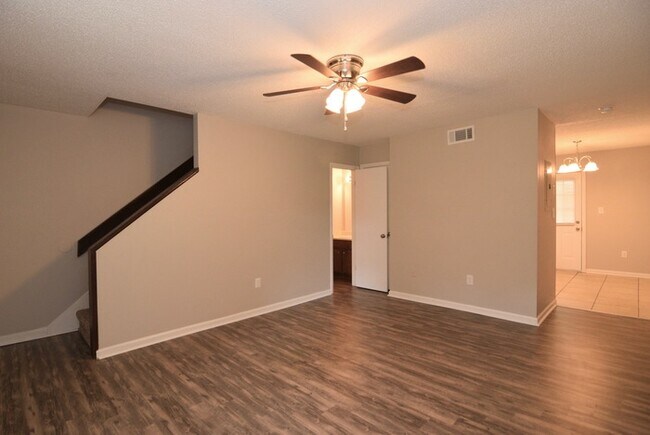 Building Photo - 2 Bed/1.5 Bath North Augusta Townhome