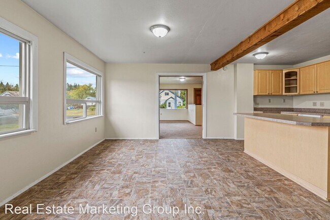 Building Photo - 3 br, 2 bath House - 219 Mossyrock Ave