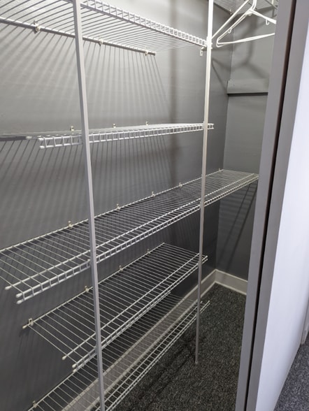 Building Photo - 5486 Broadway