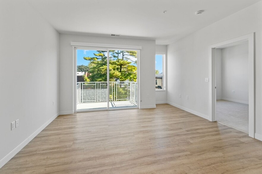 Building Photo - 5945 6th Ave