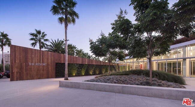 Building Photo - 13065 Bluff Creek Dr