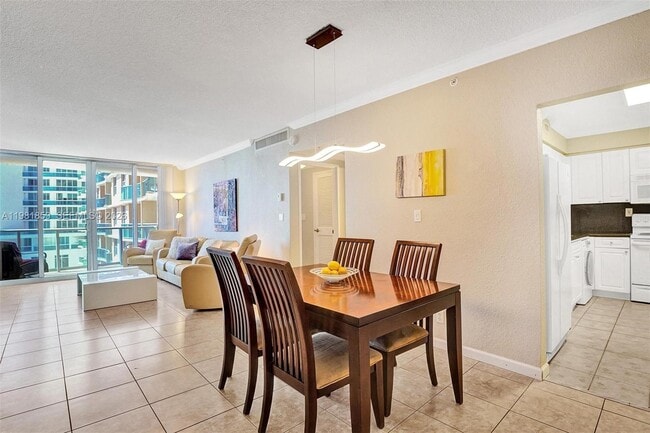 Building Photo - 2501 S Ocean Dr