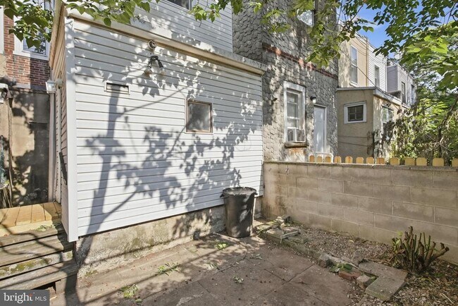 Building Photo - 1631 S Etting St