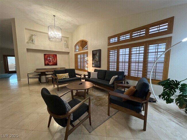 Building Photo - 8350 Campana Dr