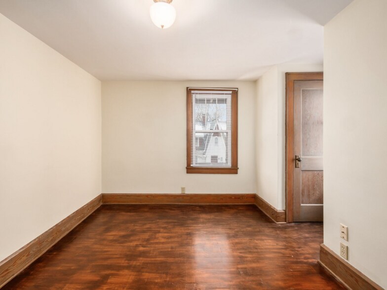 Building Photo - 232 S Prospect St