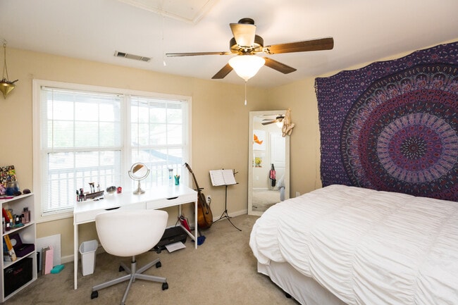 Building Photo - 239 Ruth St