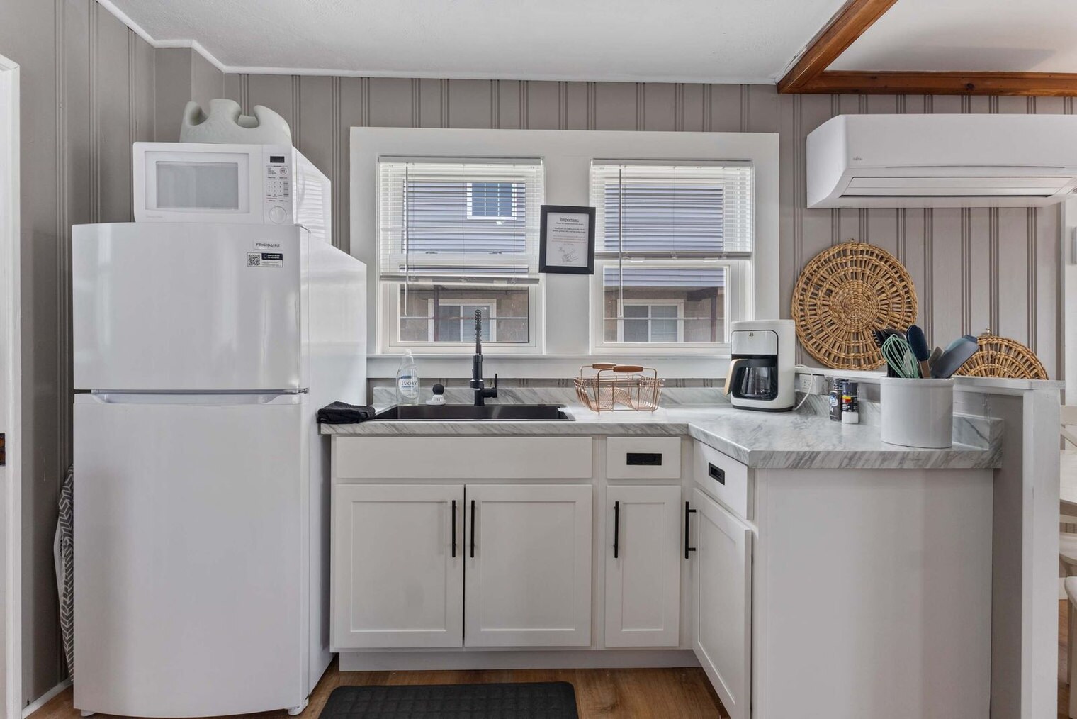 Building Photo - 2 Island Path