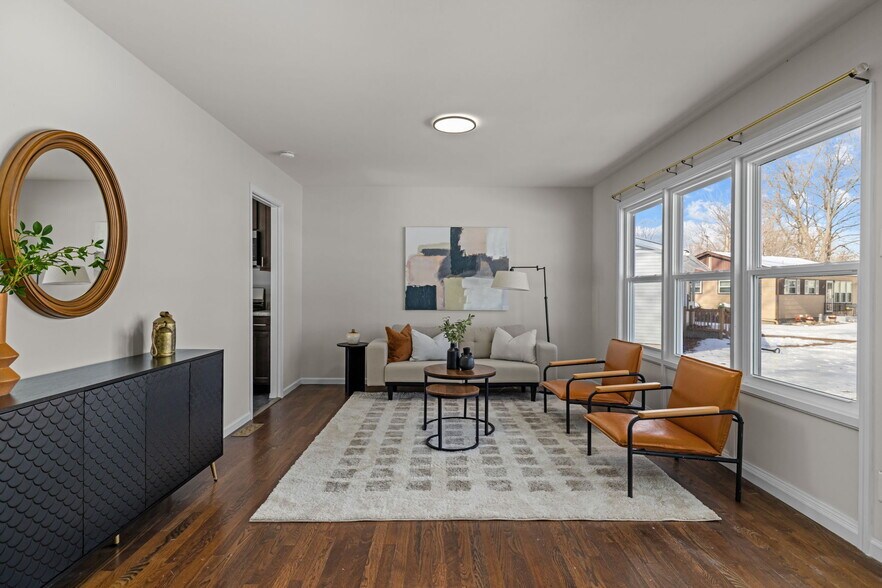 Building Photo - 1655 Fenmore Dr