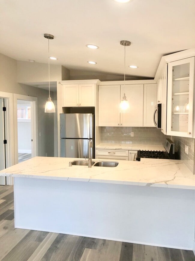 Building Photo - Brand new 2 Bedroom 1.5 Bath Cottage