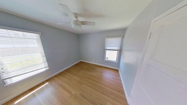 Building Photo - 270 La Verne Ave