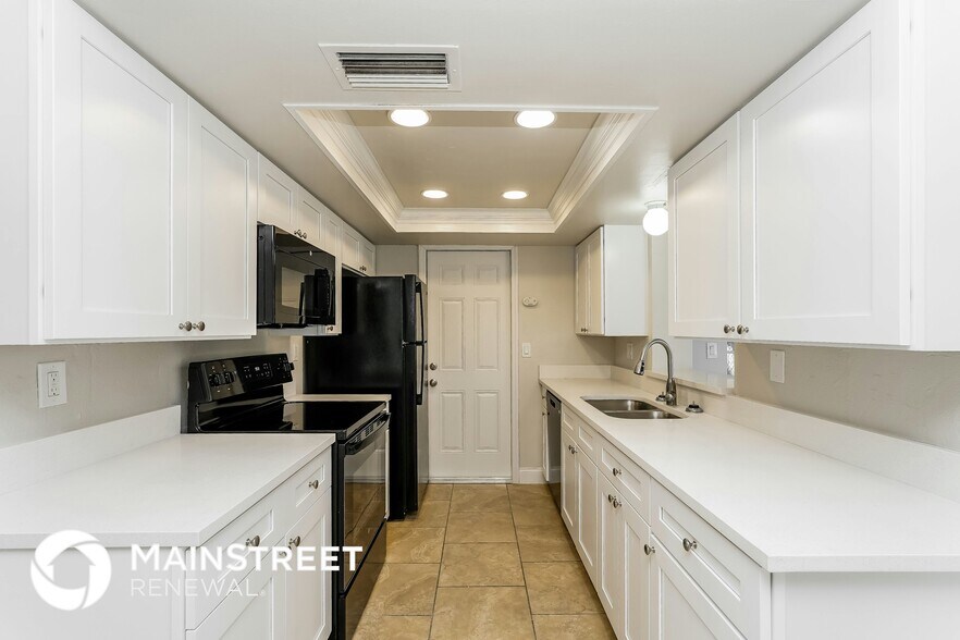 Building Photo - 7625 Ilex Dr