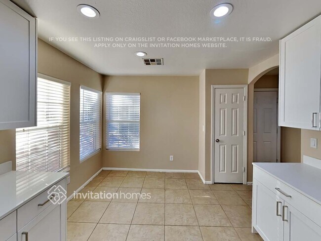 Building Photo - 546 Poplar Leaf St