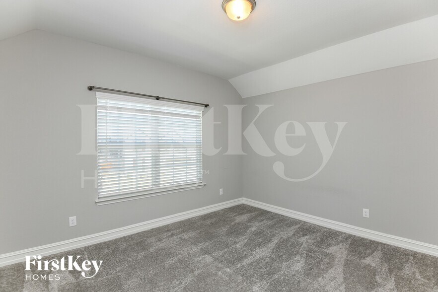 Building Photo - 937 Crest Breeze Dr