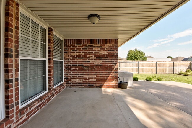 Building Photo - 4716 Stag Horn Dr