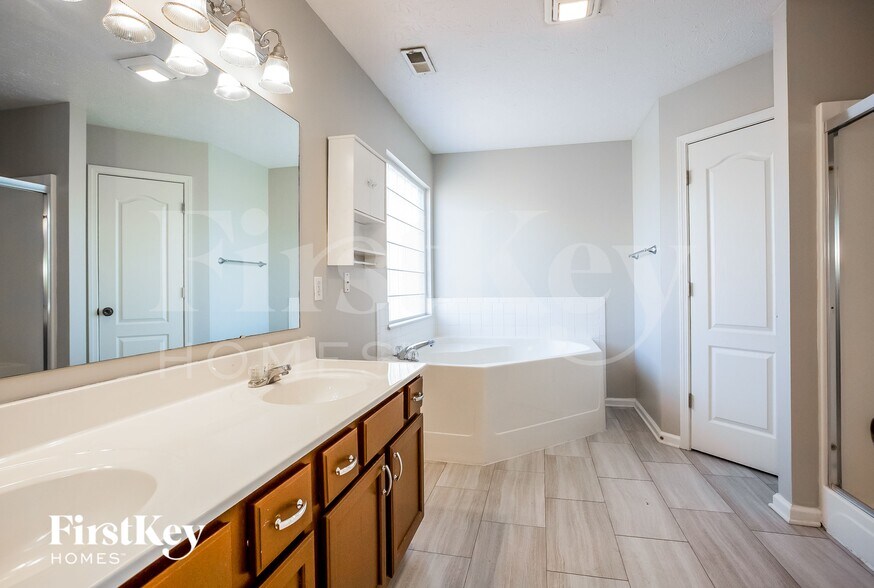 Building Photo - 7811 Camfield Way