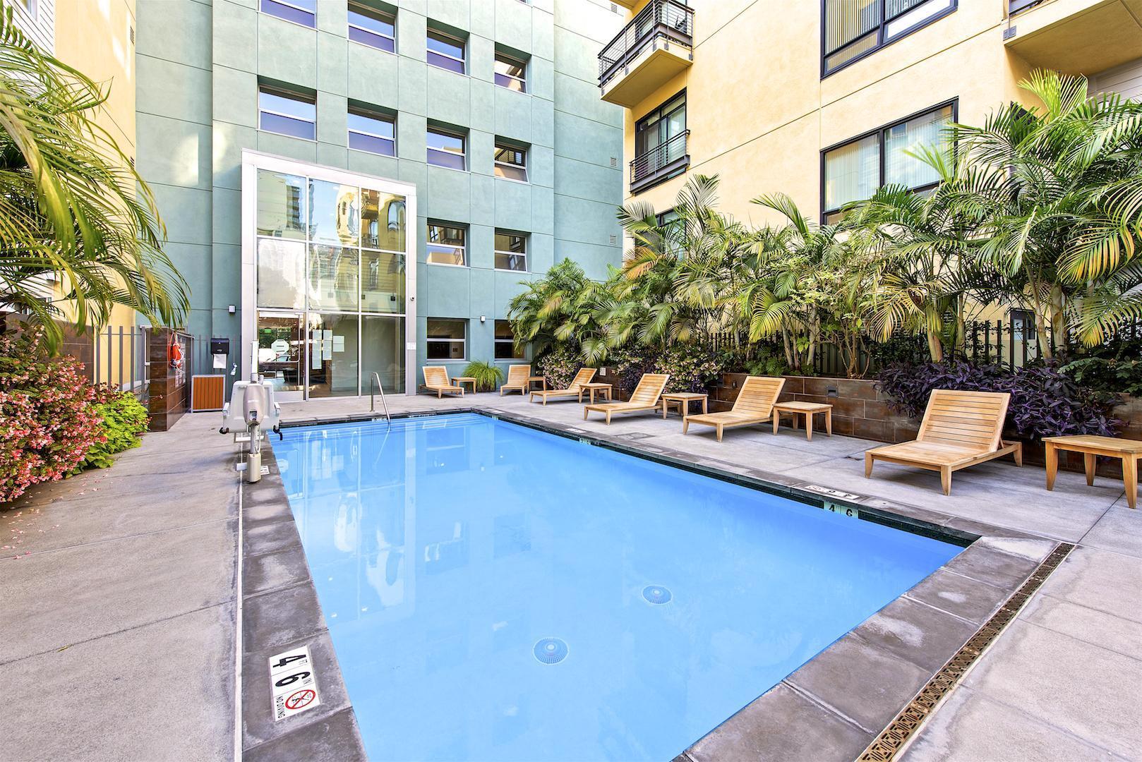 Building Photo - 889 Date St