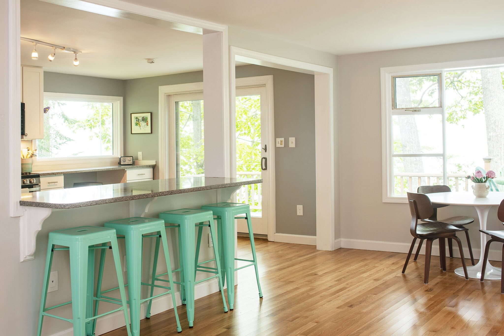 Building Photo - 18 Sandy Beach Rd