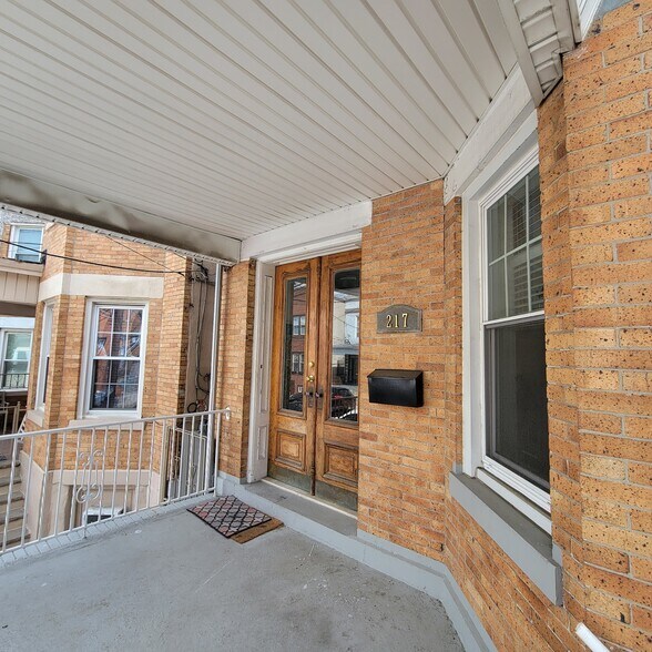 Building Photo - 217 51st St
