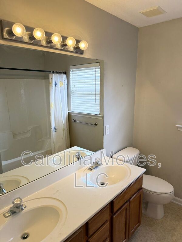 Building Photo - 24 N Orchard Farms Ave