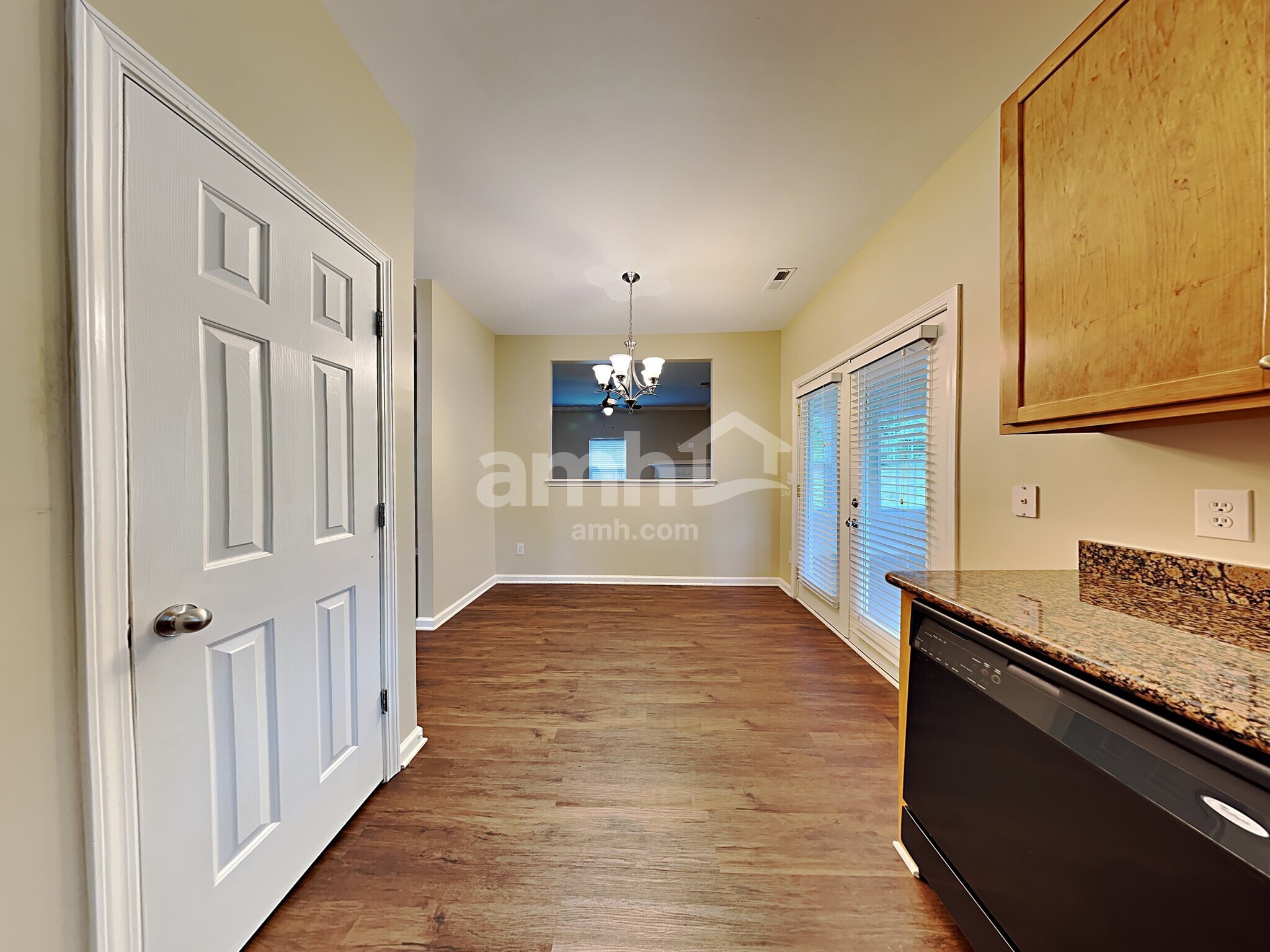 Building Photo - 106 Lick Creek Ln