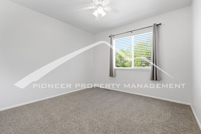 Building Photo - Beautiful Single Family Home Fenced in Yard and Central AC