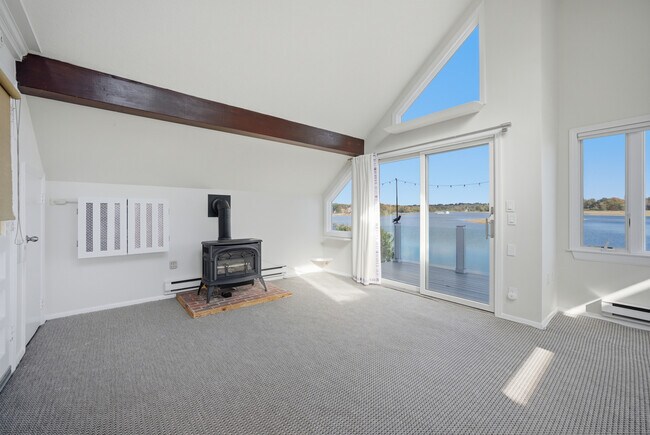 Building Photo - 205 Hillspoint Rd