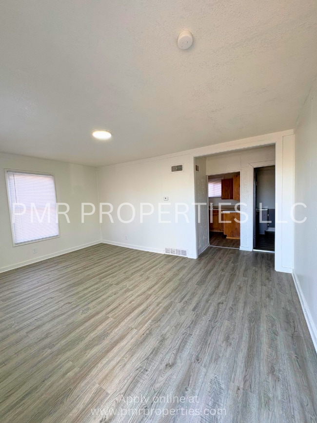 Building Photo - 1 Bedroom/1 Bathroom House