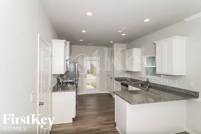 Building Photo - 325 Stoney Hollow Rd