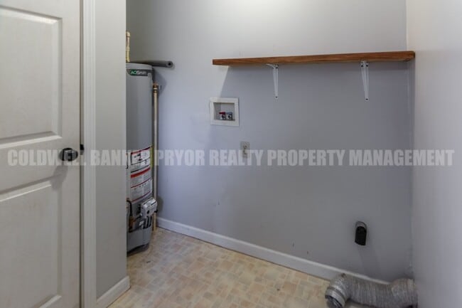 Building Photo - 531 Indian Hills Dr