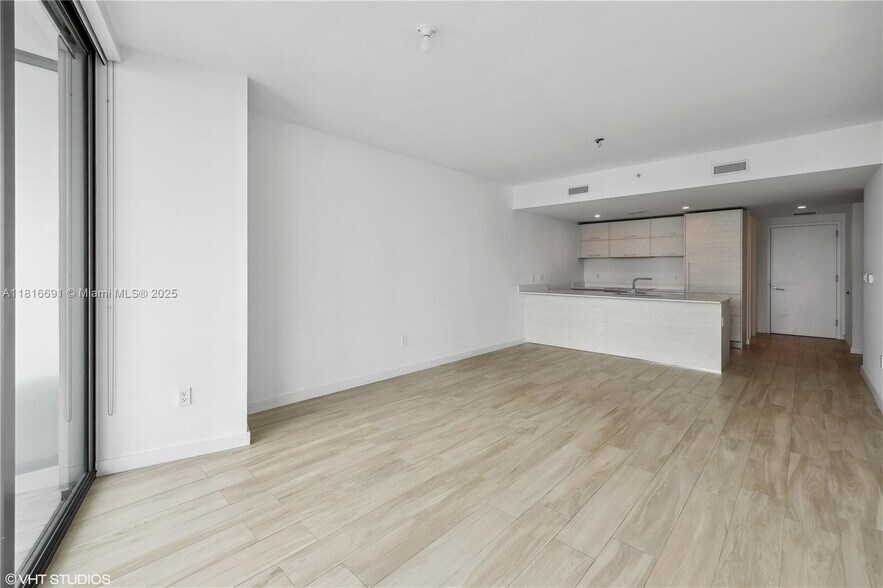 Building Photo - 1300 S Miami Ave