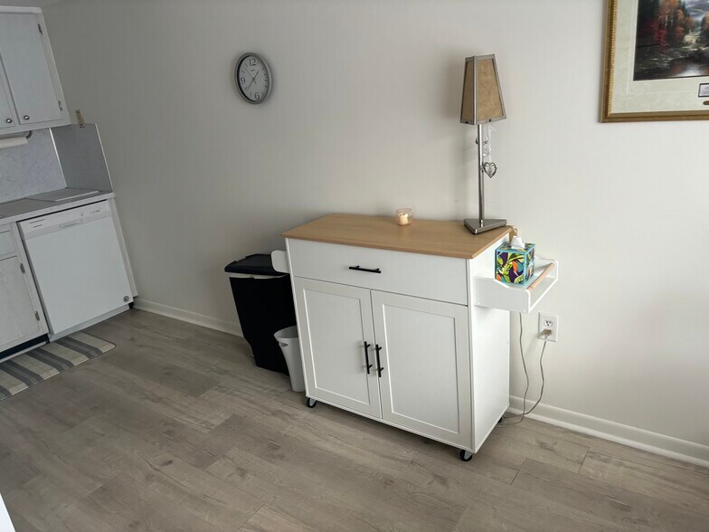 Building Photo - 8454 111th St