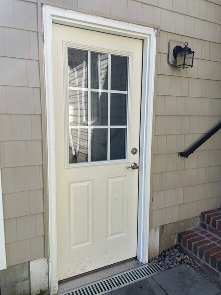 Private Entrance - 106 Quail Run