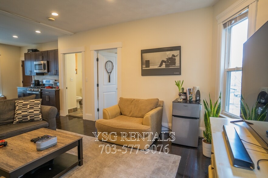 Building Photo - 85 Auckland St