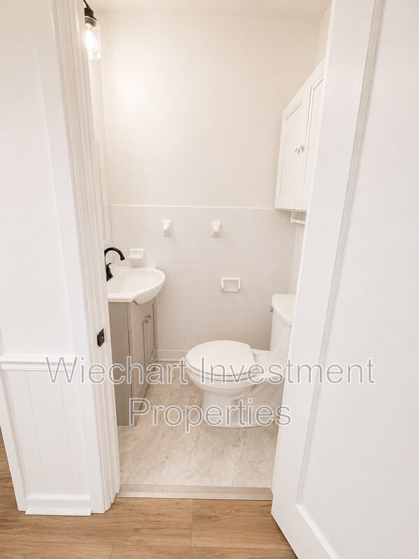 Building Photo - 201 S Blackhoof St