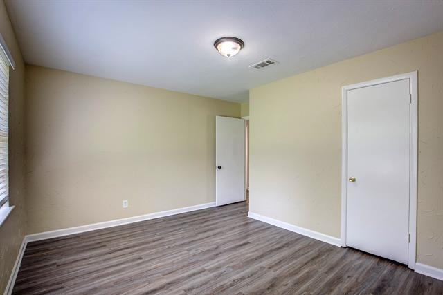 Building Photo - 820 Collin Dr