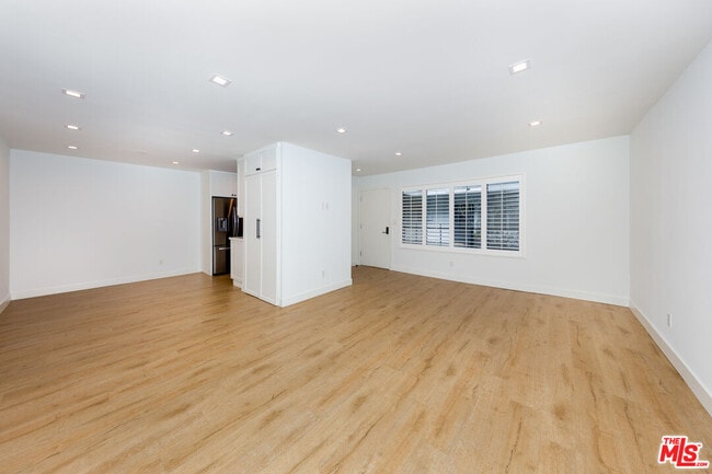 Building Photo - 610 Orlando Ave