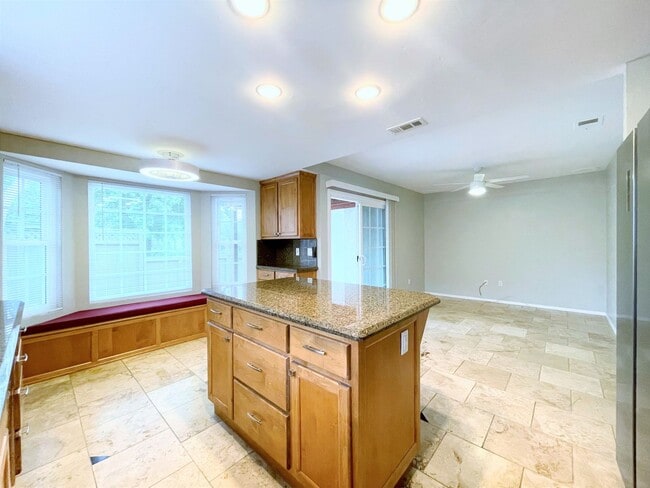 Building Photo - Charming Townhome in Desirable Calavera Hills!