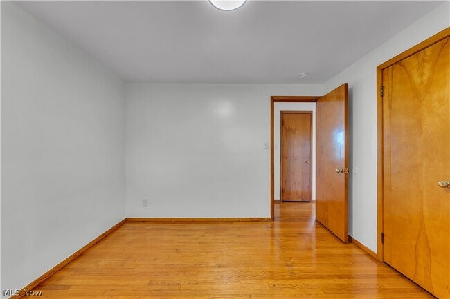 Building Photo - 77 Solon Rd