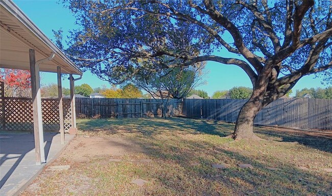 Building Photo - 14645 Montoro Dr