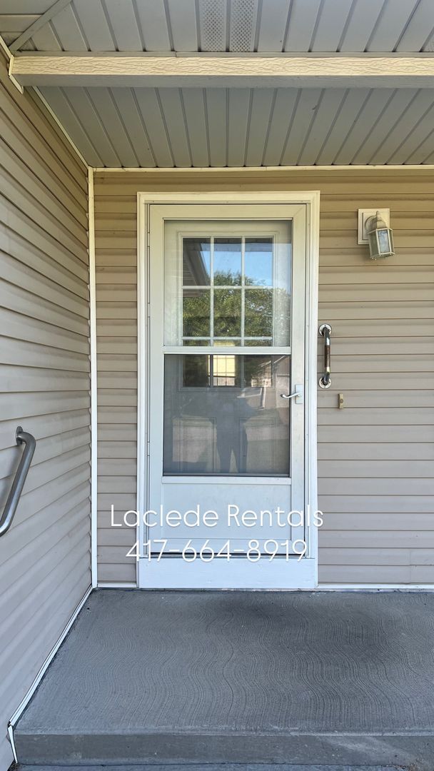 Building Photo - 2132 Cedarwood Ct