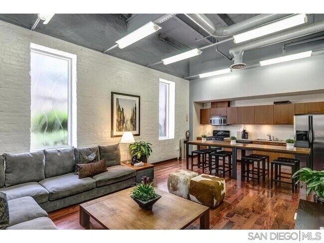 Building Photo - 1431 Pacific Hwy