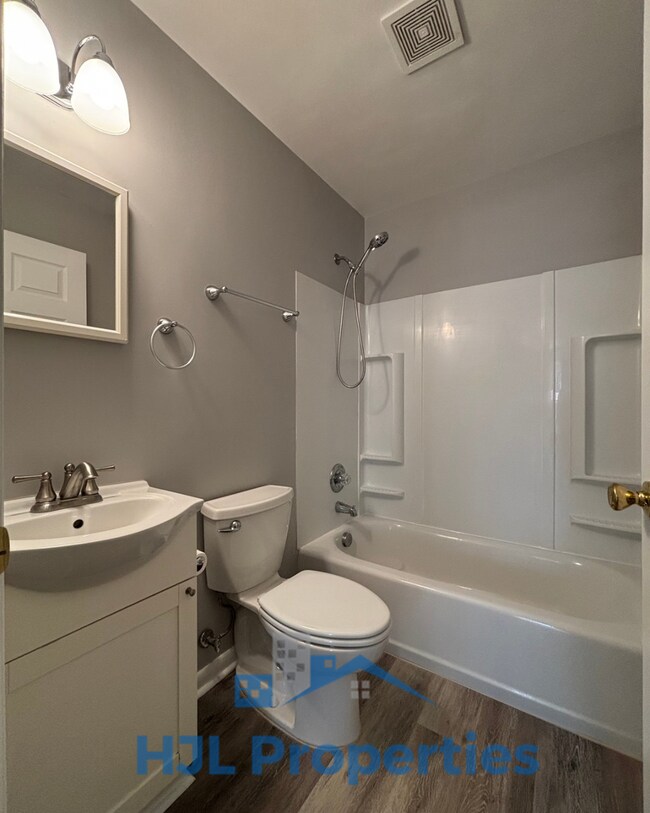 Building Photo - 225 Barker Rd