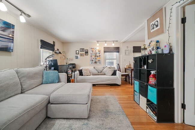 Primary Photo - 46 Humbert St