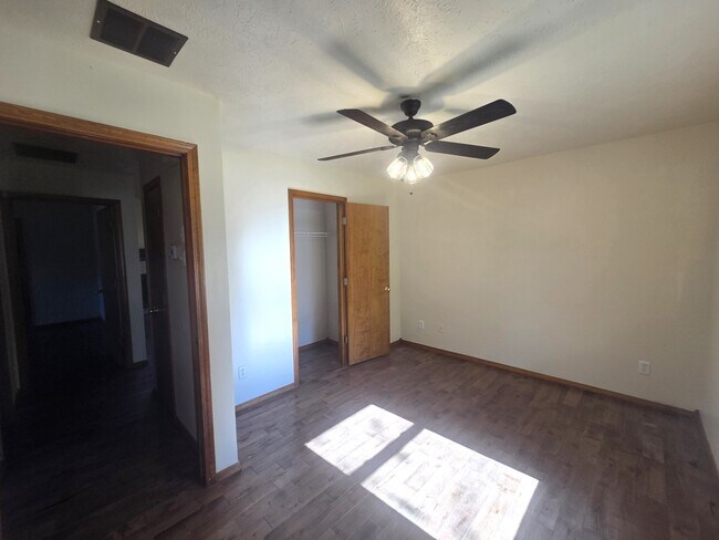 Building Photo - 4507 W Westwood Dr